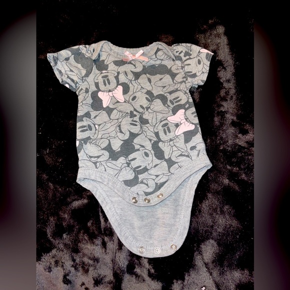 Disney baby Minnie Mouse short sleeve onesies - Picture 6 of 6